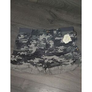 Knox‎ Rose Womens Camo Shorts Size XXL Flat Front Cuffed Pockets Multi Gray